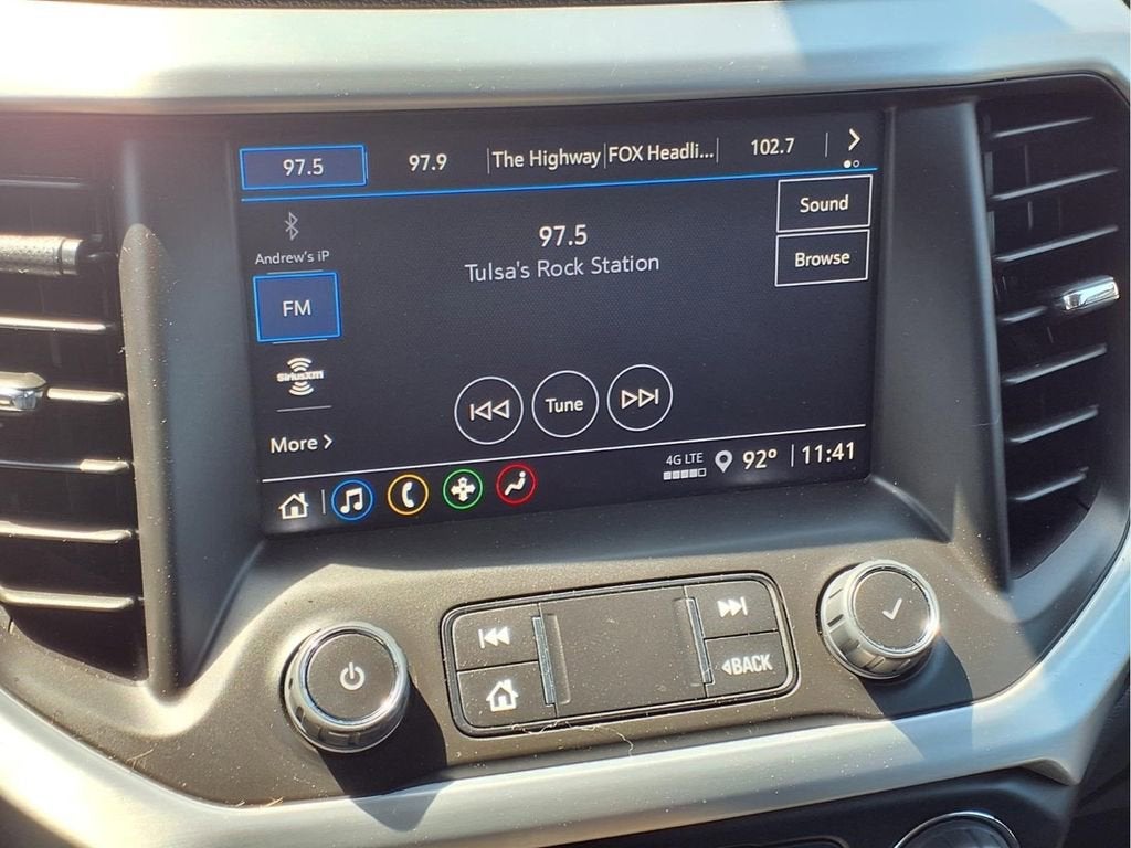 2023 GMC Acadia SLE