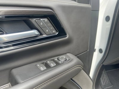 2025 GMC Yukon Elevation