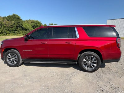 2023 Chevrolet Suburban LT