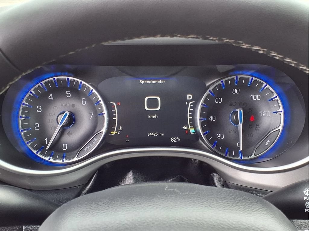 2025 Chrysler Pacifica Select