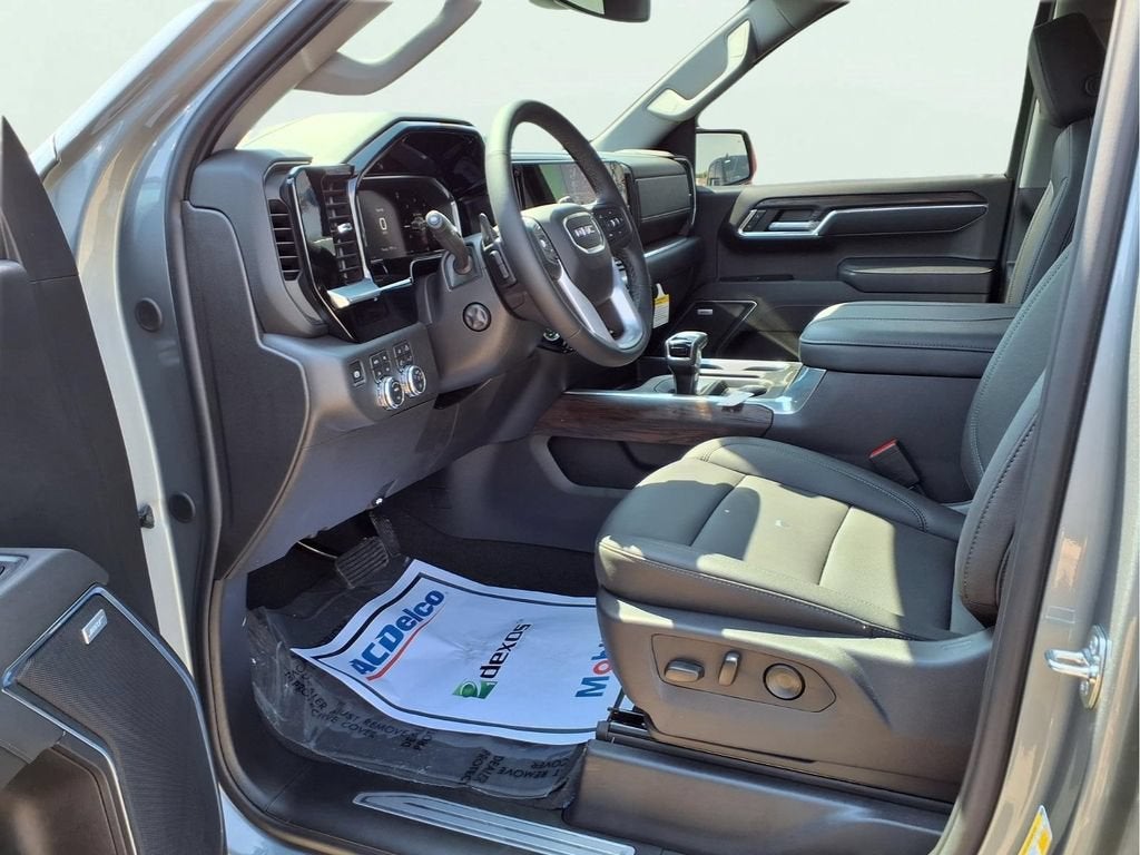 2026 GMC Sierra 1500 SLT - Photo 18