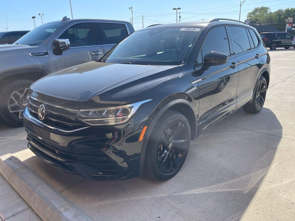 2023 Volkswagen Tiguan SE R-Line Black