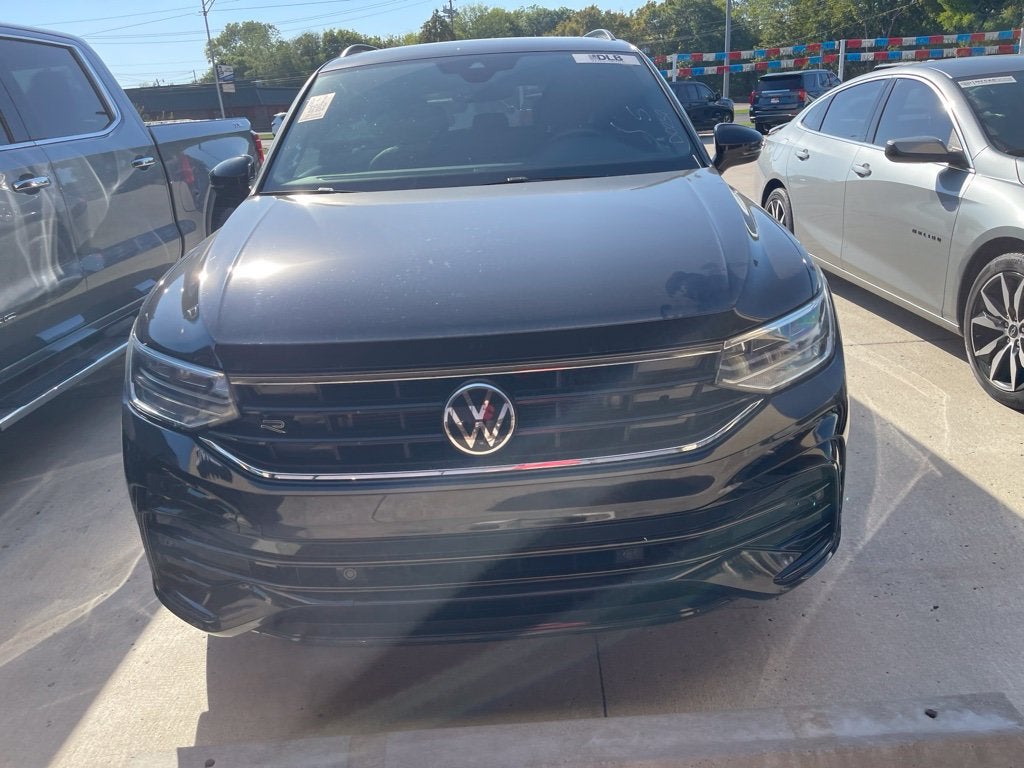 2023 Volkswagen Tiguan SE R-Line Black