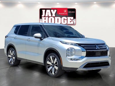 2025 Mitsubishi Outlander SE