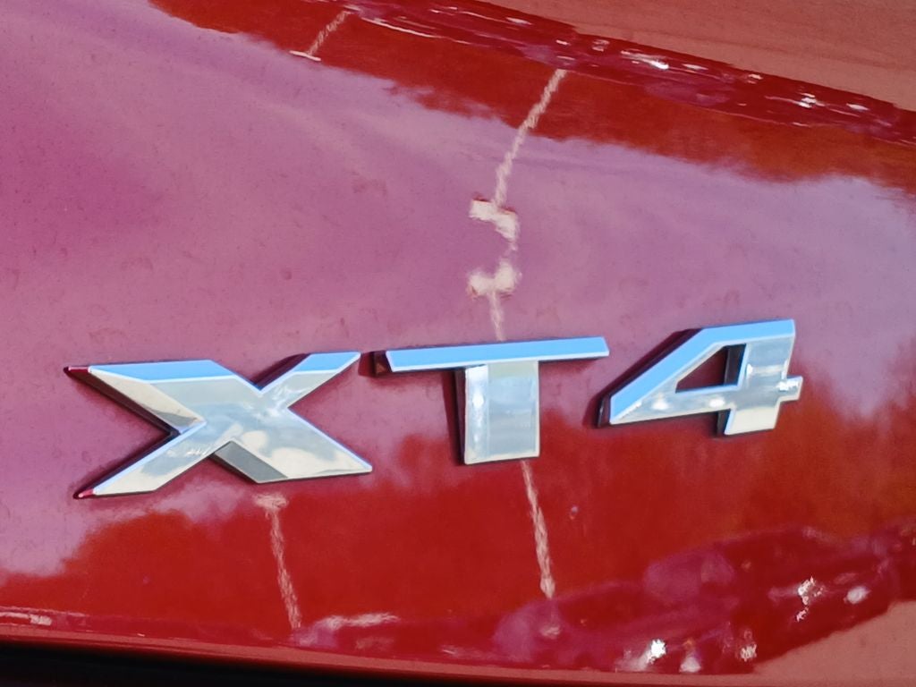 2024 Cadillac XT4 Premium Luxury