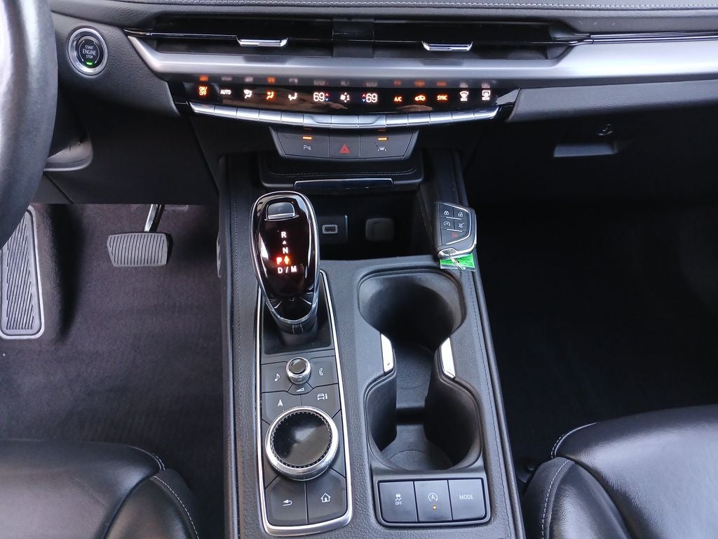 2024 Cadillac XT4 Premium Luxury