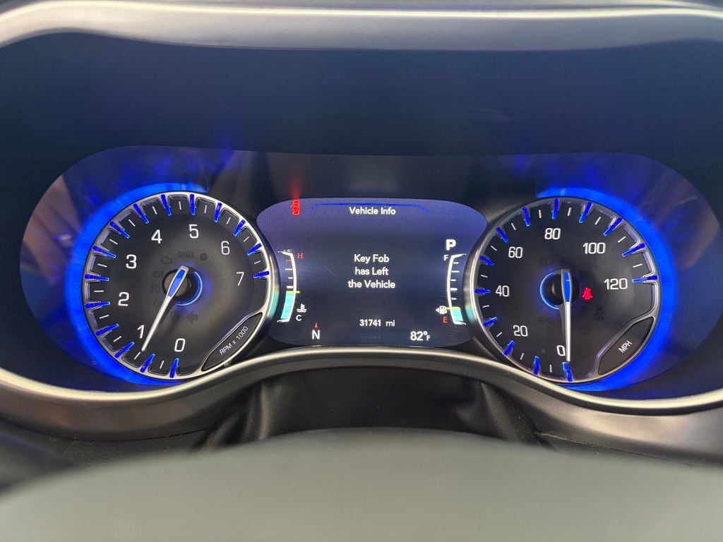 2025 Chrysler Pacifica Select