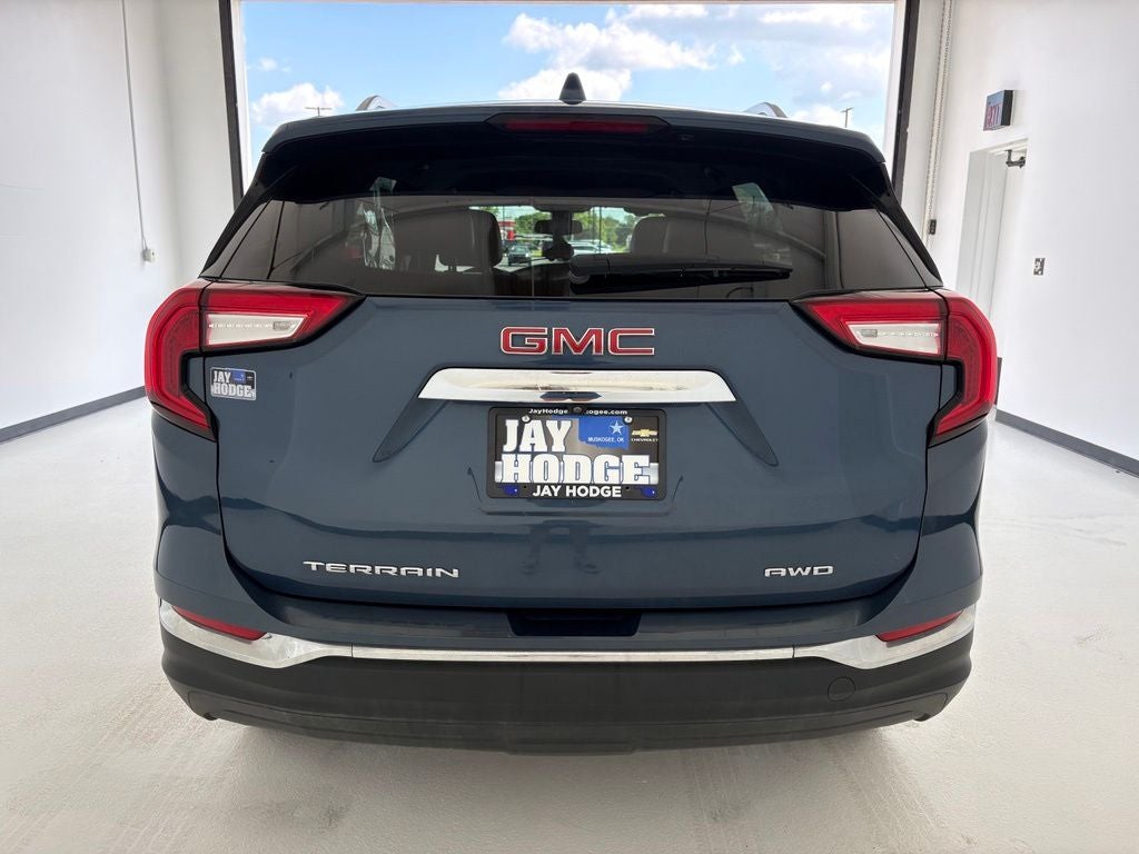 2024 GMC Terrain SLT
