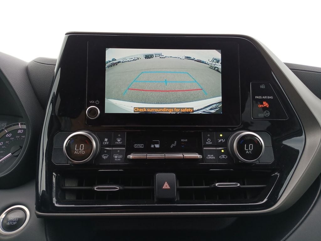 2024 Toyota Highlander LE