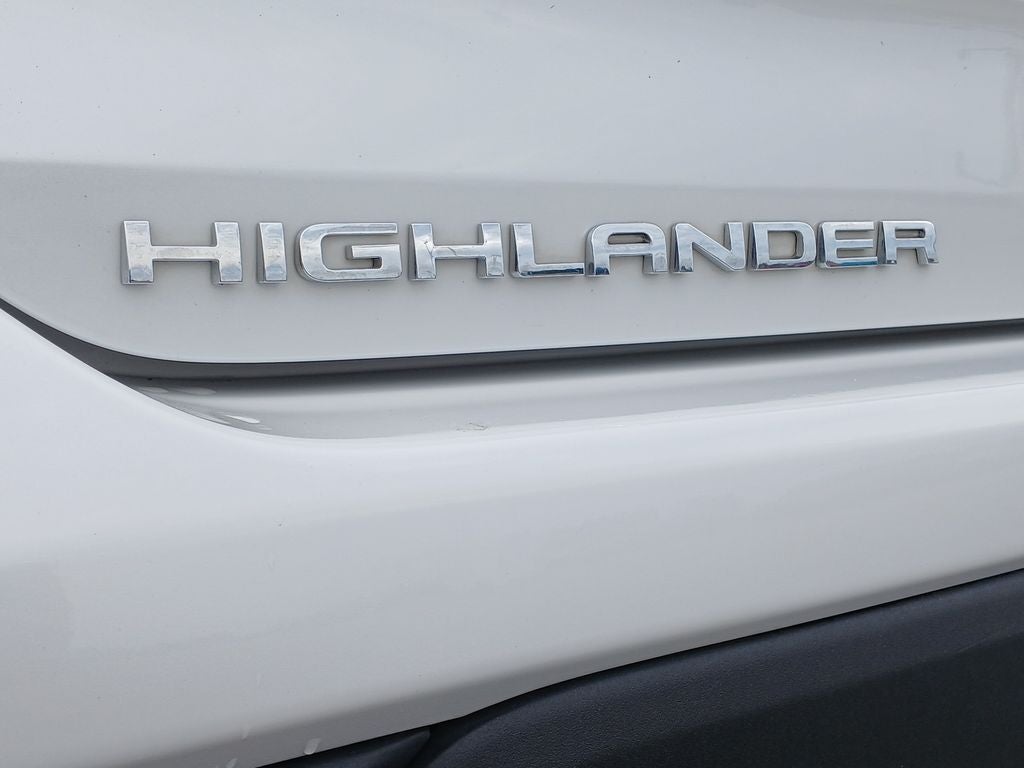 2024 Toyota Highlander LE