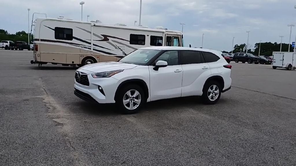 2024 Toyota Highlander LE