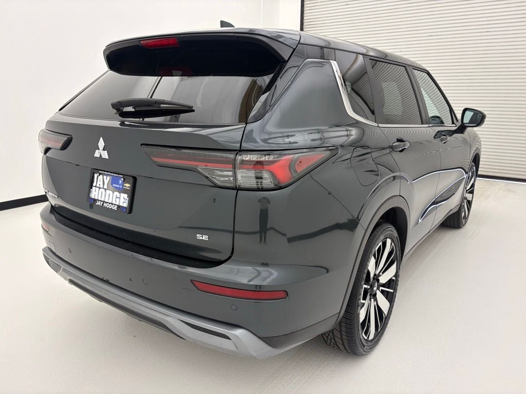 2025 Mitsubishi Outlander SE
