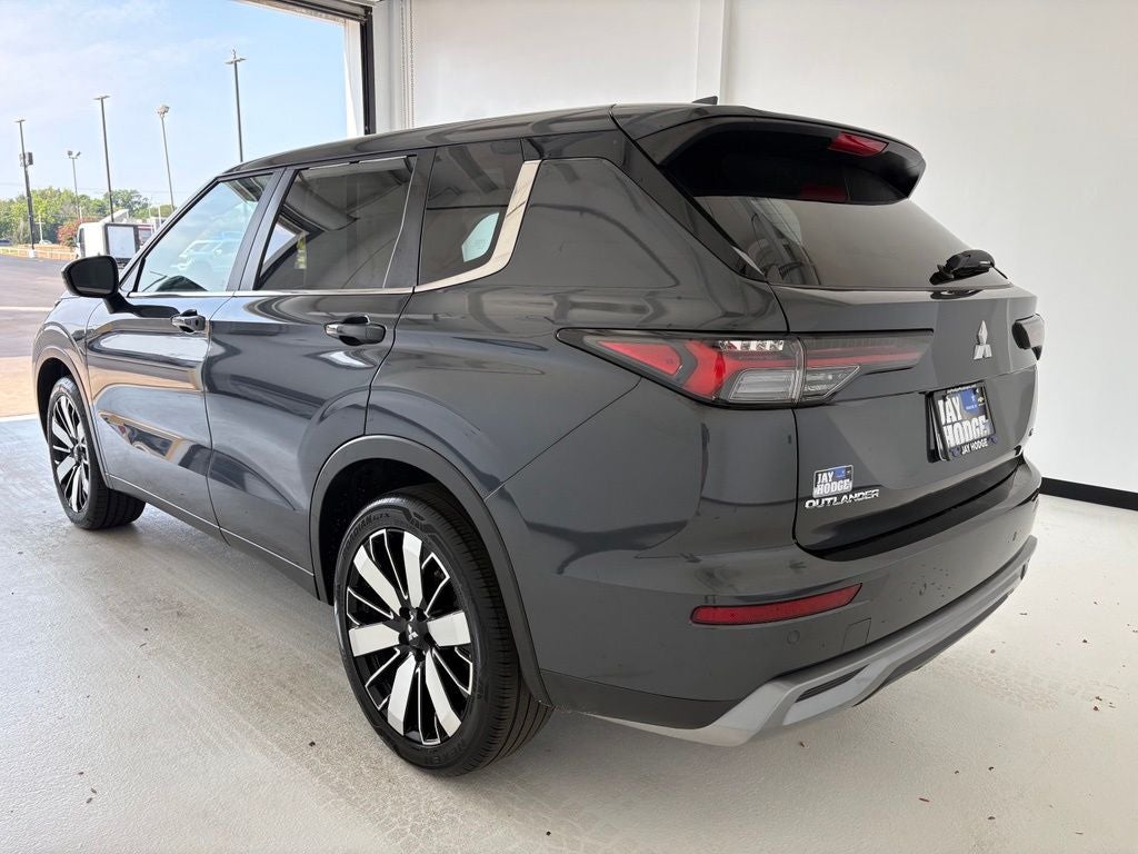 2025 Mitsubishi Outlander SE