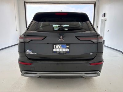 2025 Mitsubishi Outlander SE