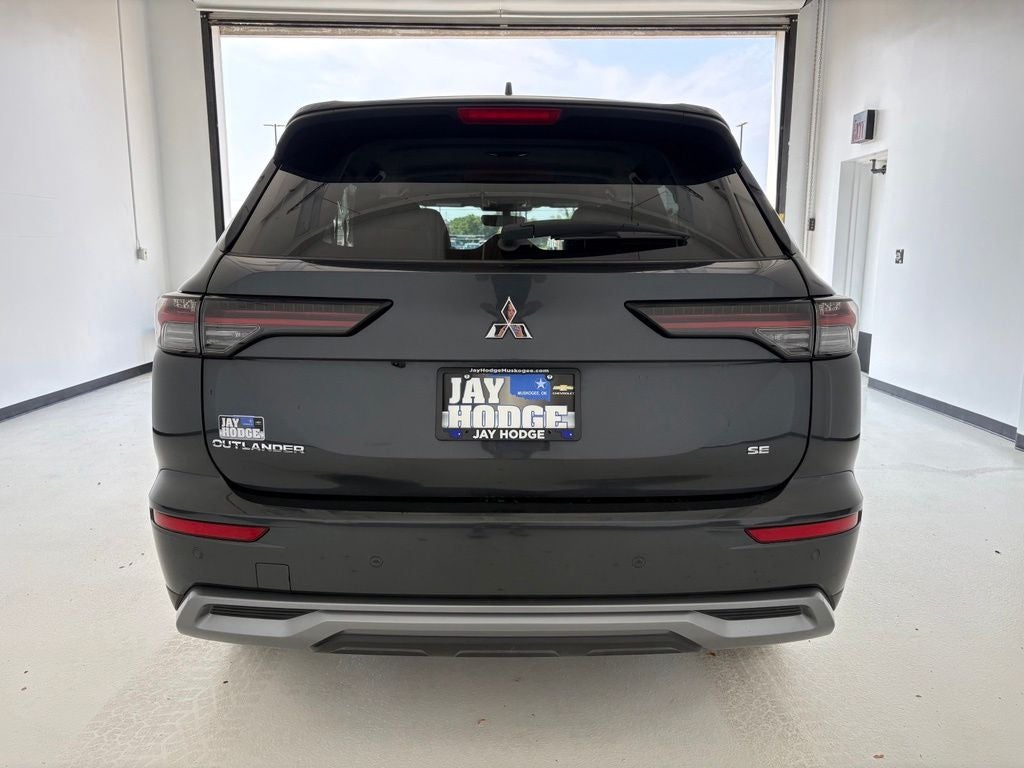 2025 Mitsubishi Outlander SE