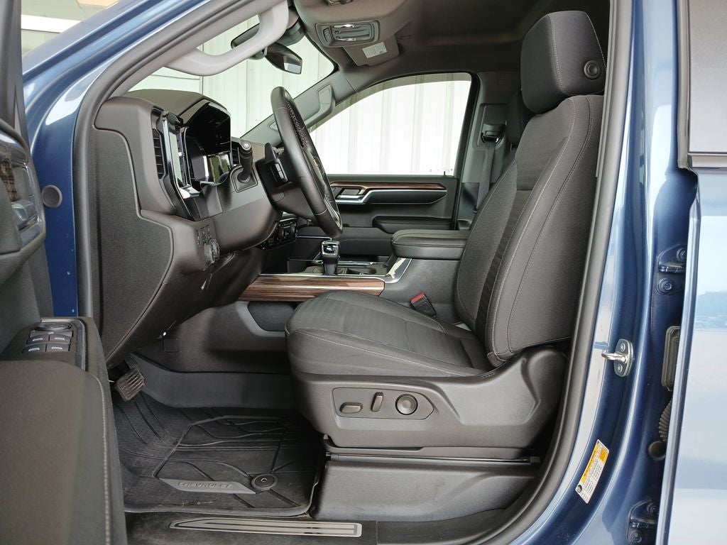 2024 Chevrolet Silverado 1500 LT LT1