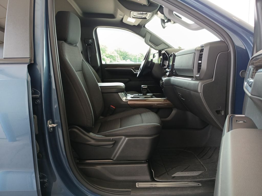 2024 Chevrolet Silverado 1500 LT LT1