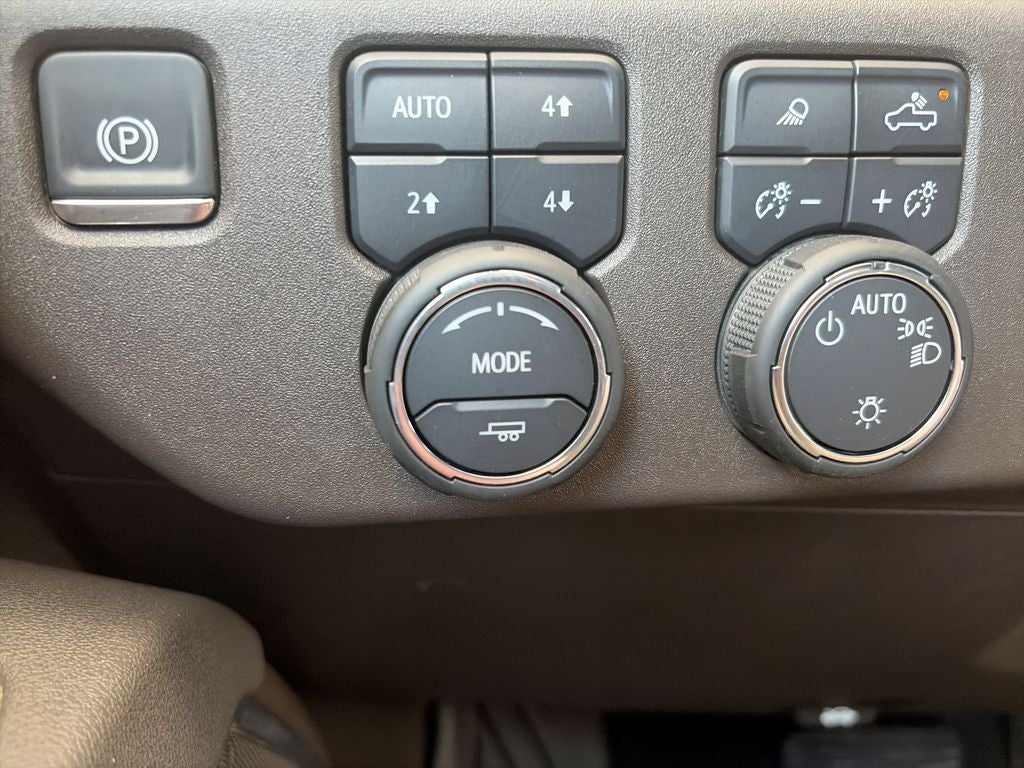 2025 Chevrolet Silverado 1500 LT LT1