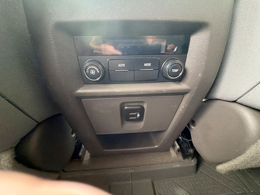 2018 Chevrolet Traverse LT Cloth w/1LT
