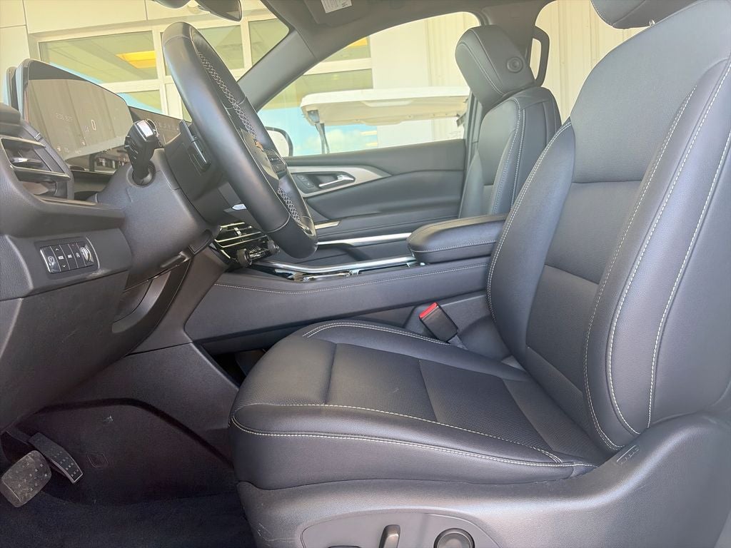 2025 Chevrolet Traverse LT 2LT