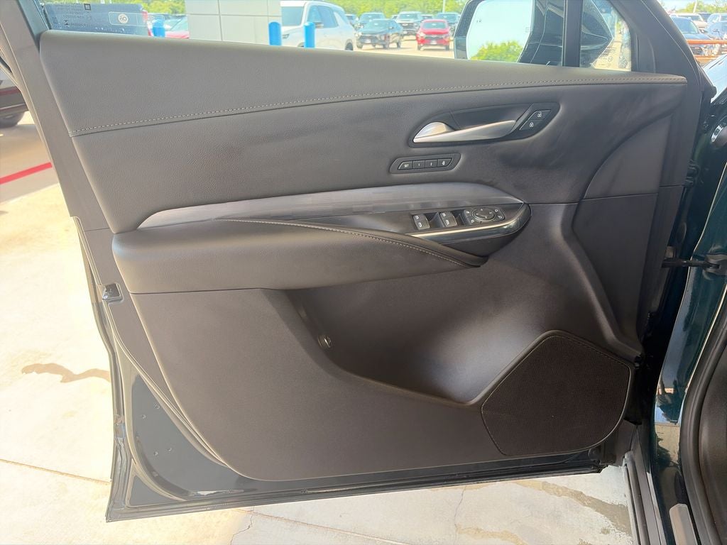 2025 Cadillac XT4 Premium Luxury