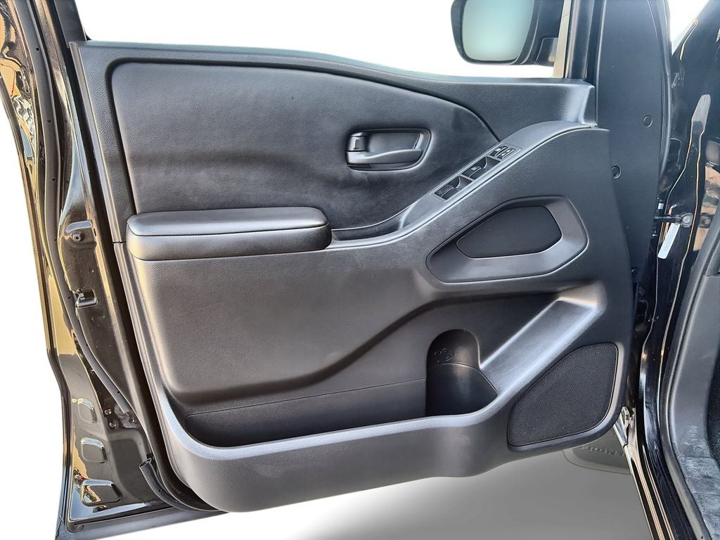 2025 Nissan Frontier S