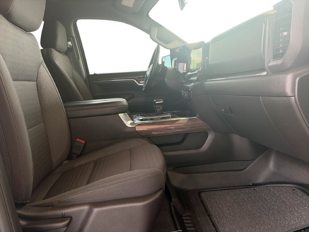 2024 Chevrolet Silverado 1500 LT LT1