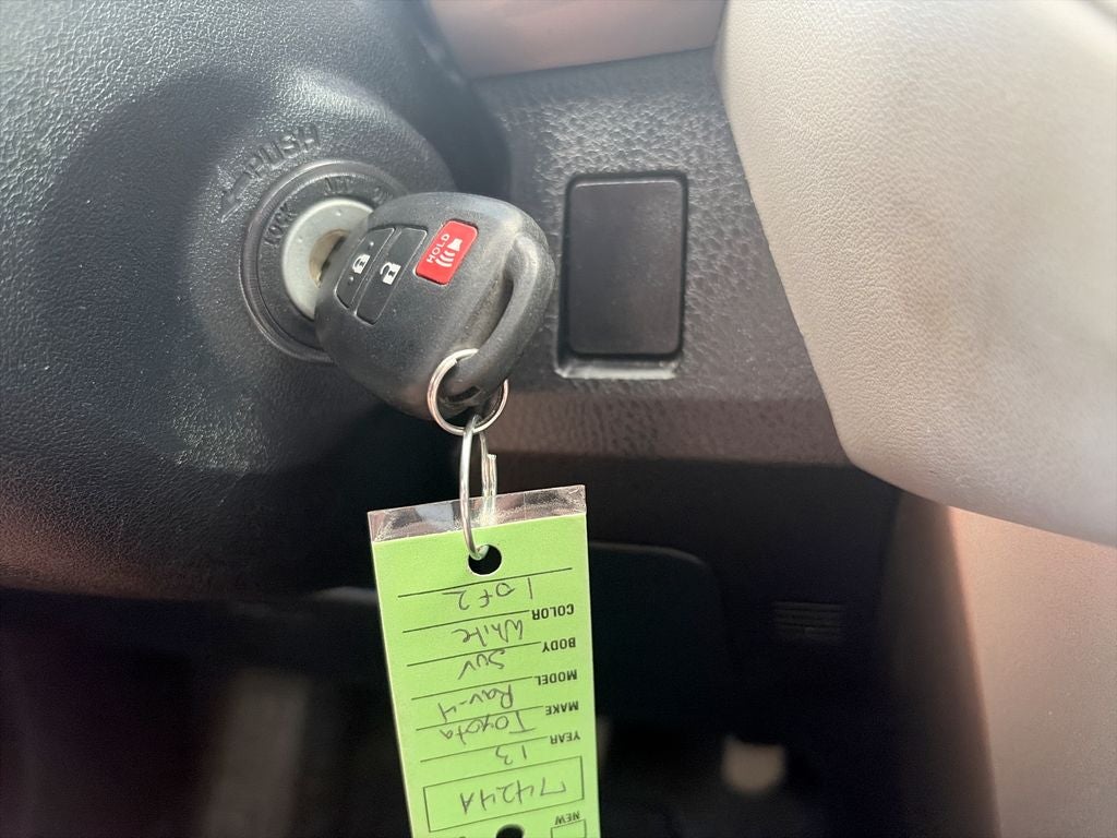 2013 Toyota RAV4 LE