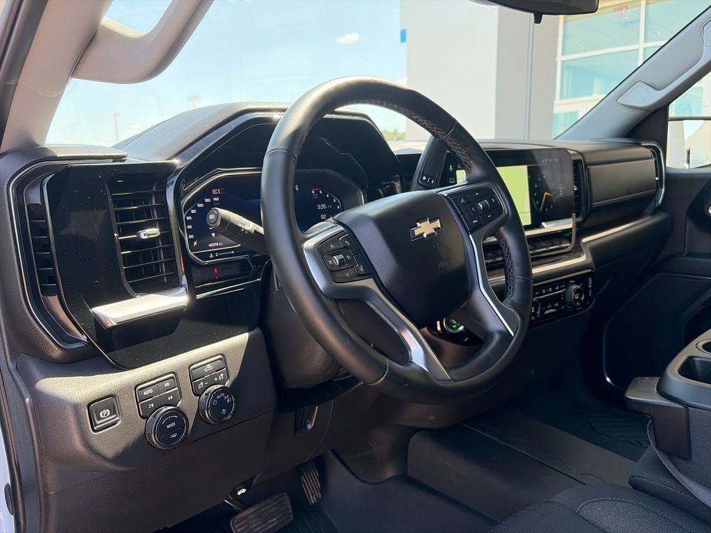 2025 Chevrolet Silverado 1500 LT LT1