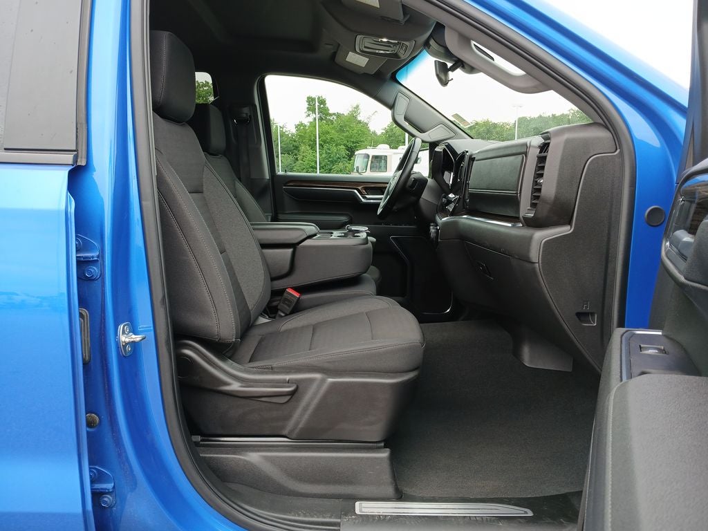 2025 Chevrolet Silverado 1500 LT LT1