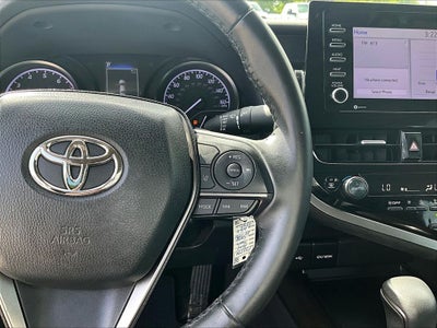 2022 Toyota Camry SE