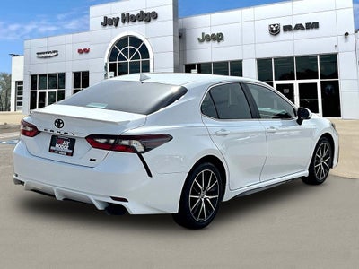 2022 Toyota Camry SE