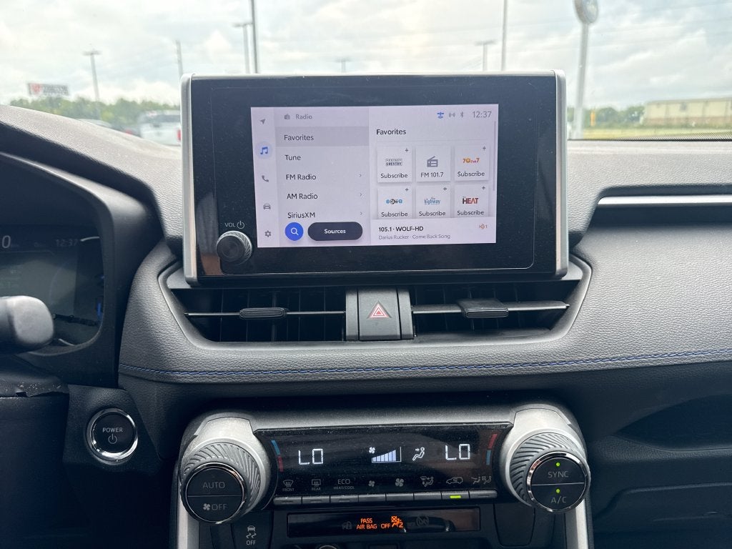 2023 Toyota RAV4 Hybrid SE