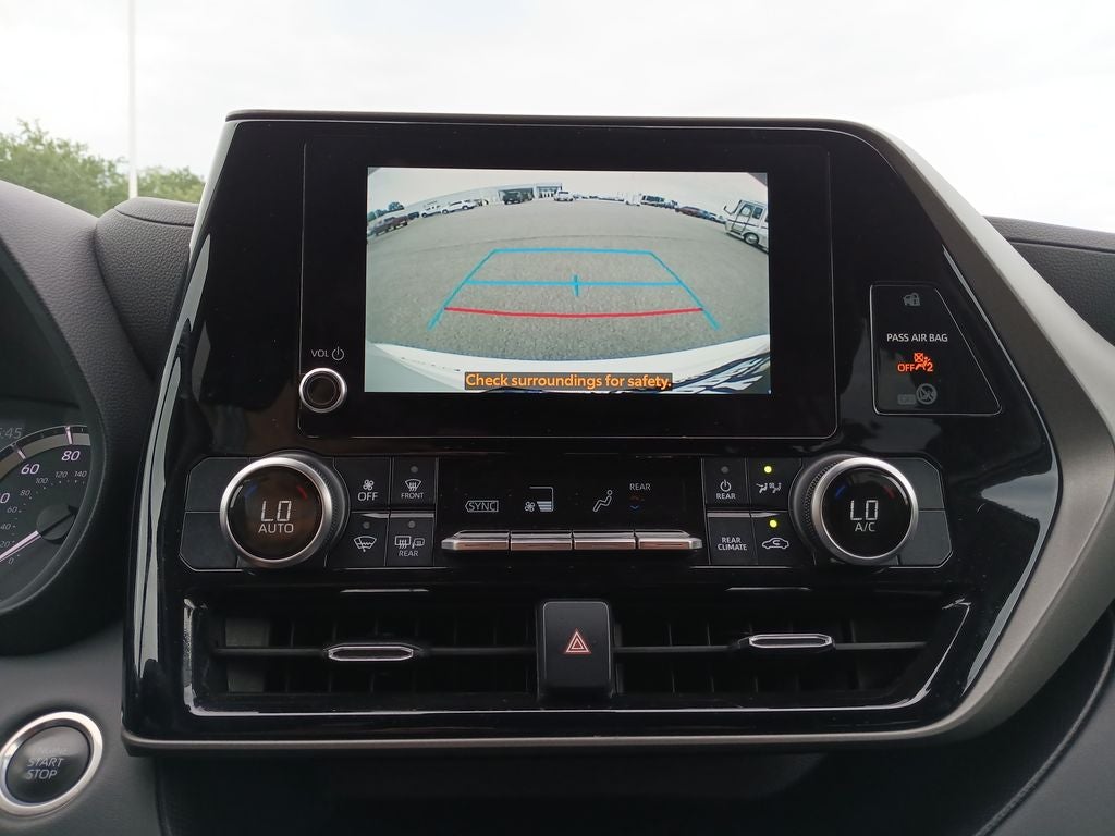 2024 Toyota Highlander LE