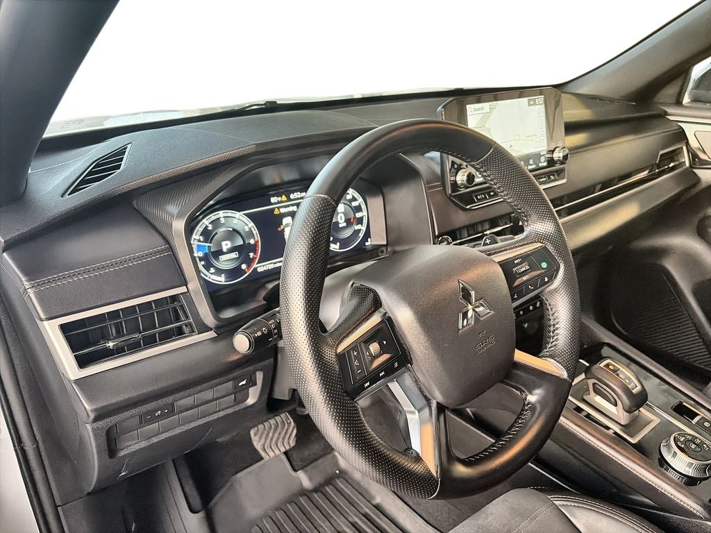2024 Mitsubishi Outlander Base
