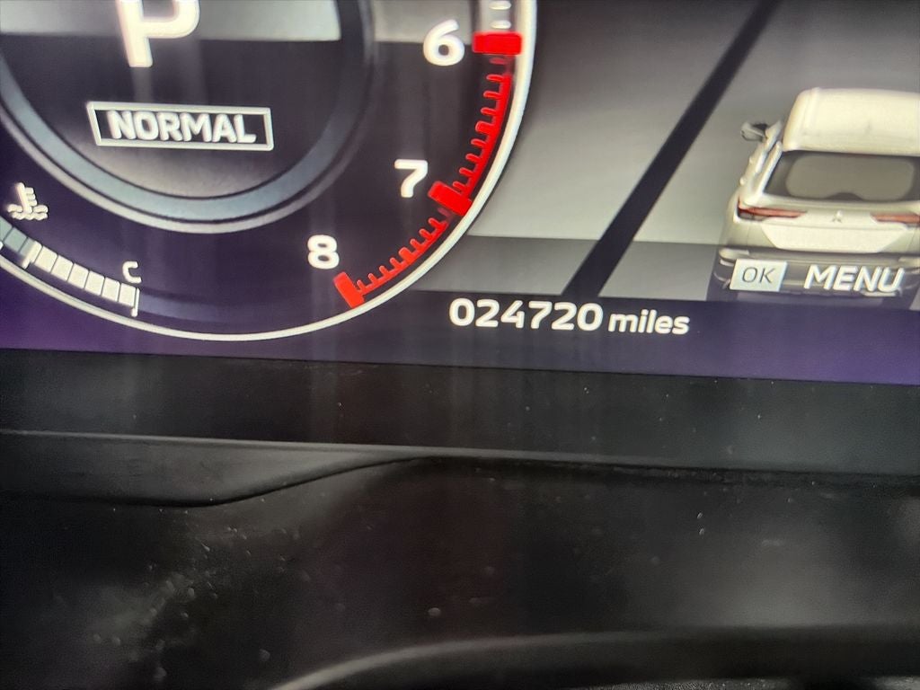 2024 Mitsubishi Outlander Base