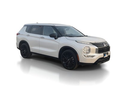 2024 Mitsubishi Outlander Base