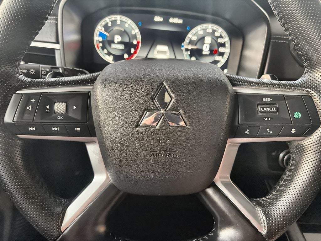 2024 Mitsubishi Outlander Base