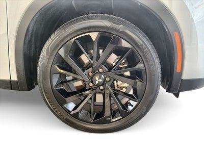 2024 Mitsubishi Outlander Base