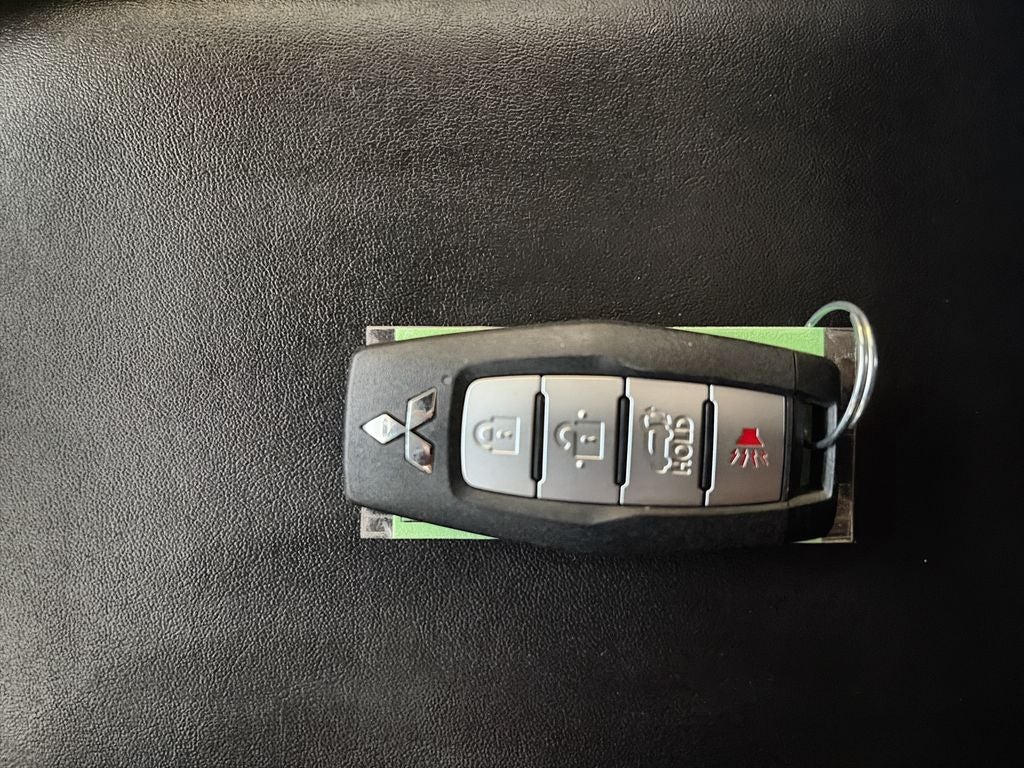 2024 Mitsubishi Outlander Base