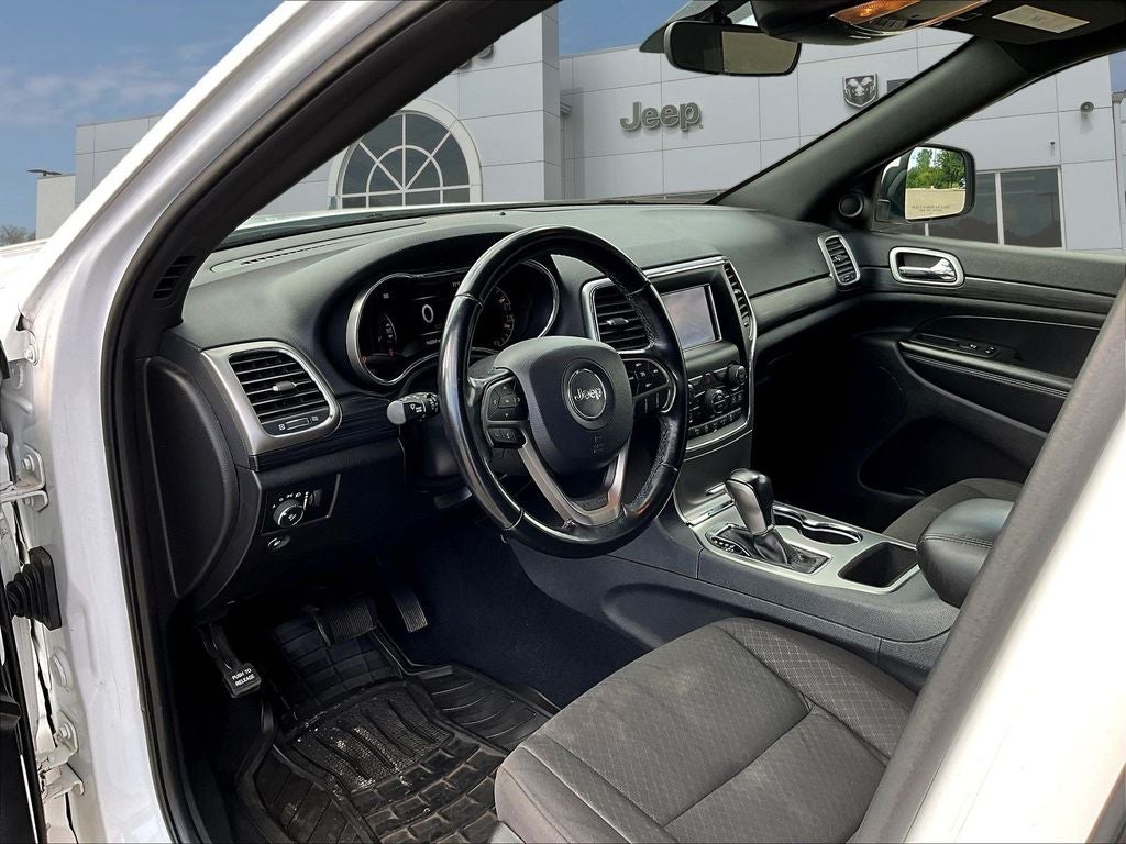 2020 Jeep Grand Cherokee Laredo E