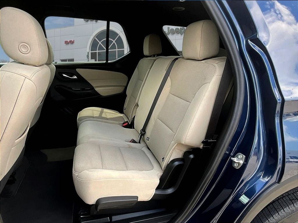 2023 Chevrolet Traverse LS