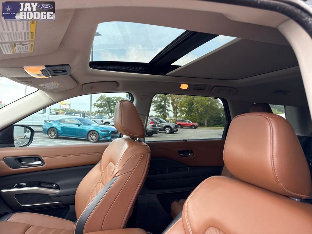 2025 Nissan Pathfinder Platinum