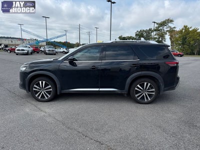 2025 Nissan Pathfinder Platinum