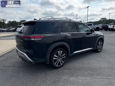 2025 Nissan Pathfinder Platinum